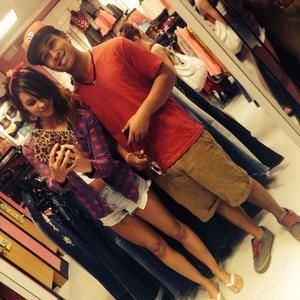 Meet your Posher, Tee